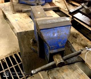 Bench Vise