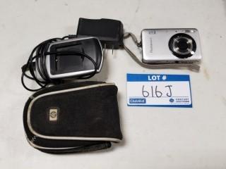 HP Photosmart Camera c/w Case and Charging Block