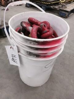 Qty Of Assorted Size Shackles