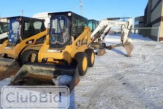 2012 Caterpillar 226B3 Skid Steer. Cat  3024CT Diesel Engine.  10x16.5 6PR Tires. Auxiliary Hydraulics. 67" Digging Bucket. Showing 911hrs. SN CAT0226BCMWD03327.