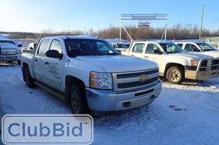 2013 Chevrolet Silverado 1500 LS 4x4 Crew Cab Pickup Truck. Gas Engine. Automatic Transmission. Headache Rack. Showing 107,944kms. Unit PRH 141. SN 3GCPKREA6DG246647.