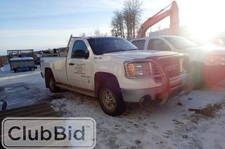 2008 GMC Sierra 2500HD SLE 4x4 Regular Cab Pickup Truck. Gas Engine. Automatic Transmission. Oilfield Bumper. Showing 199,332kms. Unit PRH 124. SN 1GTHK2428E174297.