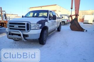 2006 Ford F-250 Super Duty XLT 4x4 Extended Cab Pickup Truck. Gas Engine. Automatic Engine. Headache Rack. Showing 171,933kms. PRH 133. SN 1FTSX21506EB91148.