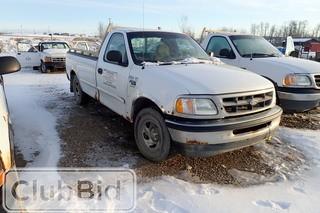 1998 Ford F-150 XL Regular Cab Pickup Truck. **PARTS ONLY**