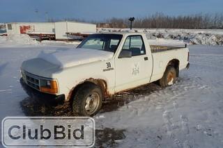 Dodge Dakota Regular Cab Pickup Truck. **PARTS ONLY**