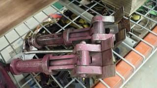 (2) Pop It Flange Spreaders