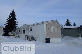 7833-Mobile Home w/ 3 Bedroom and 2 Bath. Washer and Dryer. Complete w/ Contents. **MUST BE REMOVED BY MAR. 31/18, FOR DISCONNECTION AND MOVING CONTACT RICK LUND @ 780-624-2720. TO CONTINUE AT CURRENT LOCATION CONTACT THOMAS HOMES $525/MTH PLUS UTILITIES**