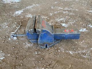 Bench Vise 15".