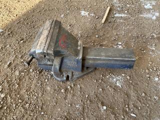 Bench Vise 15".