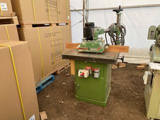 Yinq-Fenq Electric Shaper c/w Steff 2034 Power Feeder, 3 Phase. 