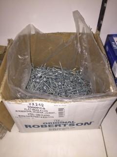 Qty of 2 1/2" Screws.