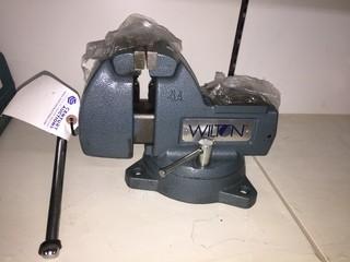 Wilton 4" Jaw Width x 4 1/2" Opening Swivel Mechanics Vise.