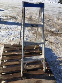 Aluminum Step Ladder 4'.