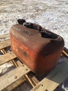 Evinrude 5 Gallon Boat Fuel Tank.