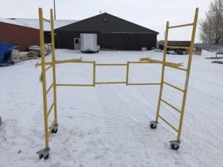 Set of 6' Collapsible Scaffolding.