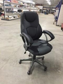 Rolling Adjustable Office Chair.