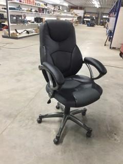 Rolling Adjustable Office Chair.