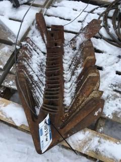 (23) Cultivator Teeth.