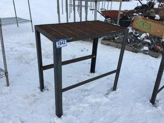 Metal Stand 20 1/2"x 33"x32".
