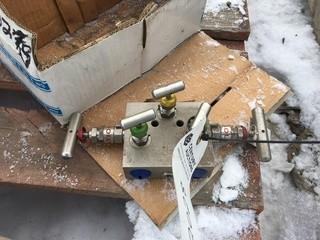 6000 PSI Insulation Valve c/w Valve Handles.