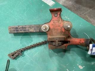 (1) Ridgid Chain Vise c/w Hitch Adapter (W-4,2,3)