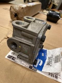 Air Brake Valve Relay (Bendix) PN # 065125 (E-1,1,3)