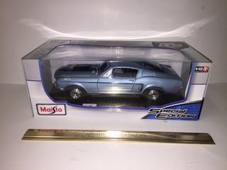 Maisto 1968 Ford Mustang GT Cobra Jet Diecast Model, 1:18 Scale.