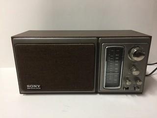 Sony Bass Reflex System AM/FM Two-Band Stereo.