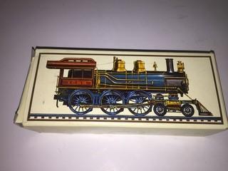 Avon Cannonball Express 4-6-0 Deep Woods After Shave.