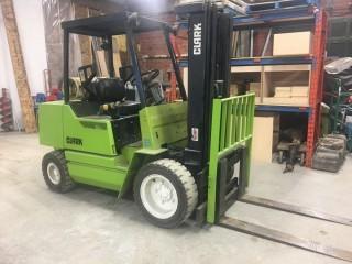 Clark GPX30 Forklift