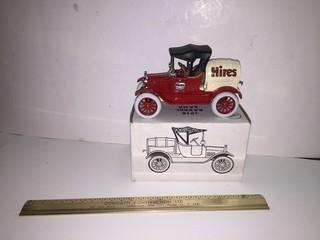 Ertl 1918 Hire's Root Beer Truck Diecast Coin Bank, 1:25 Scale.