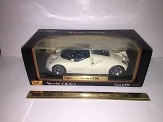 Maisto Ford GT90 Diecast Model, 1:18 Scale.