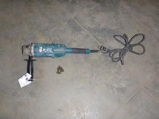 Makita Angle Grinder (E-2,5,2)