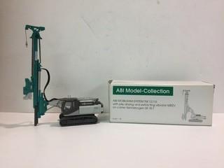 ABI Mobilram-System TM 12/15 Vibrator MRZV on Sennebogen SR 35T Diecast Model.