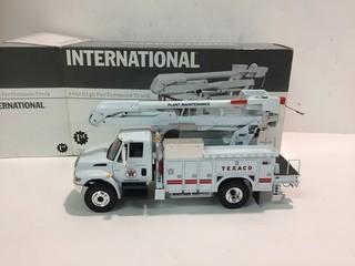 International 4400 High Performance Truck Diecast Model, 1:34 Scale.