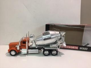 Kenworth W900 Long Hauler Diecast Model, 1:32 Scale.