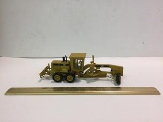 Cat 140H Grader Diecast Model.