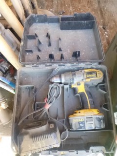Dewalt 18V 1/2in Cordless Drill C/w Battery And Charger