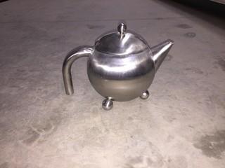 Stainless Steel Mod Pot Steeped Tea Pot.