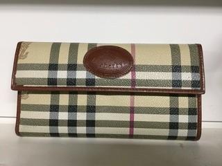 Burberry Wallet.