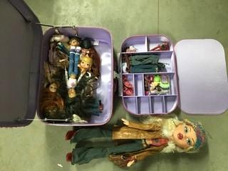 Bratz Suitcase with Bratz Dolls.