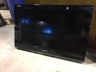 Samsung LN32A550P3F 32" LCD TV.