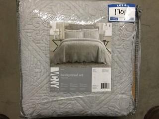 VCNY 3 Piece Grey Full Size Bedspread Set.