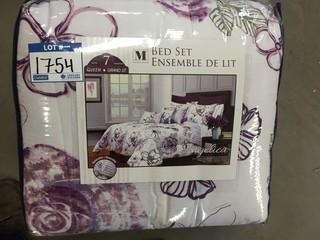 7 Piece Queen Size Comforter Set.