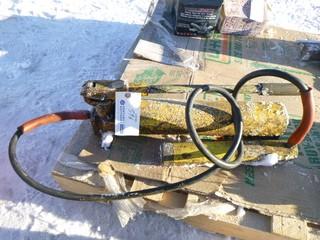 Hydraulic Hand Pump C/w Ram