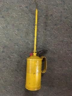 Golden Rod 1 Quart Hydraulic Pump Oiler.