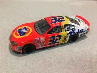 Racing Champions #32 Tide Diecast Model, 1:24 Scale.