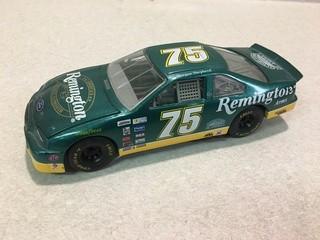 Racing Champions Ford Thunderbird #75 Remington Diecast Model, 1:24 Scale.