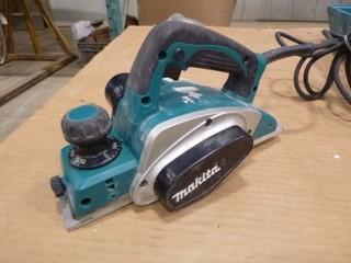 Makita KP0800 Planer, S/N 1504304, 120V, 6.5 Amps, Double Edge, Carbide Blade, Tool Case (W-1-4-3)