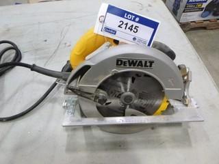 Dewalt 7 1/4" Electric Circular Saw c/w 7 1/4" Saw Blade, 120V, Model DWE575, SN 608709 (W-2-4-1)